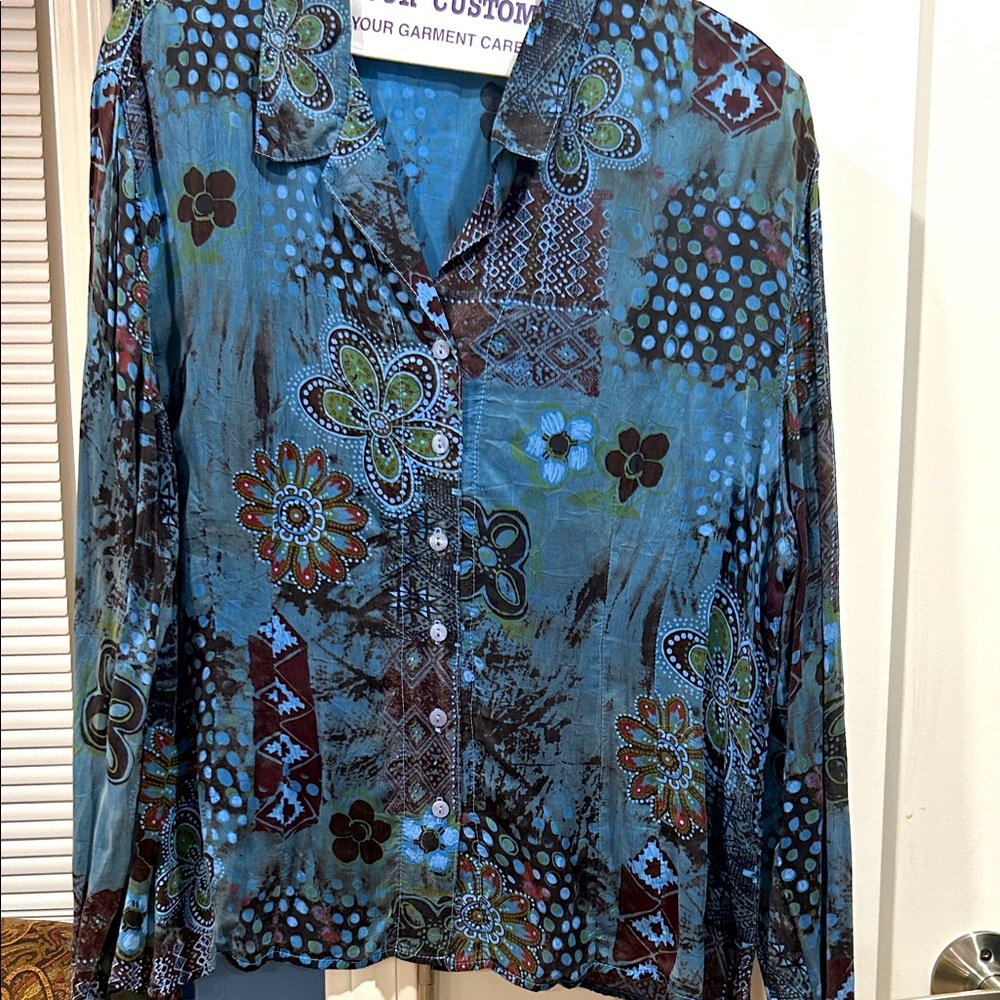 Tanello slightly sheer rayon size large.